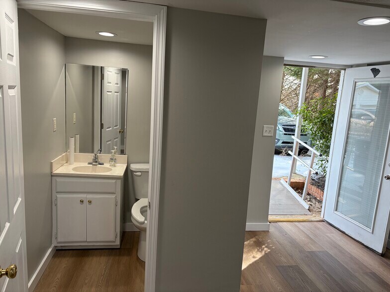 More Photos Of 122 Memorial Dr, Greer Loft Creative Space For Lease