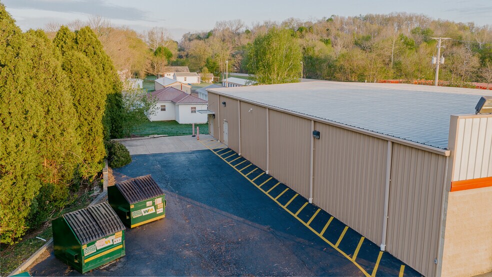 More Photos Of 207 S Carrollton St, Malvern Freestanding For Sale