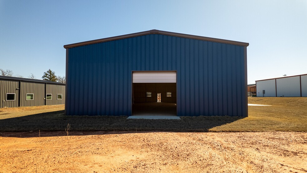 More Photos Of 11515 Maui Ln, Edmond Warehouse For Sale