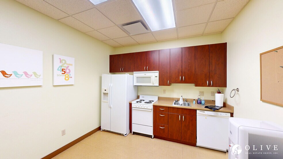 More Photos Of 1555 Quail Lake Loop, Colorado Springs Medical For Sale