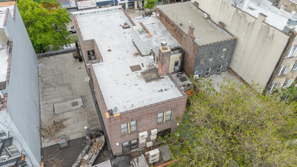 More Photos Of 31-53 Steinway St, Astoria Storefront Retail Office For Sale