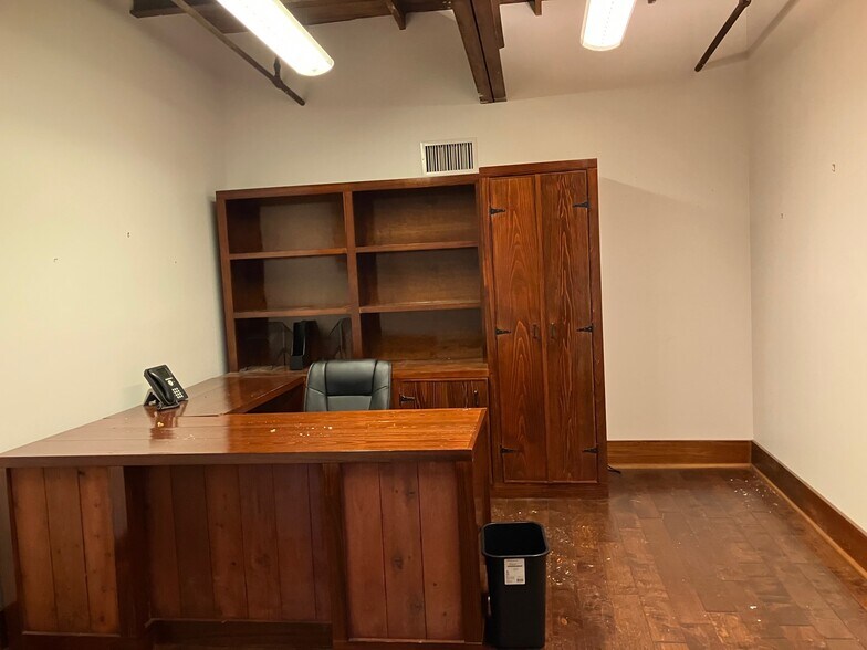 More Photos Of 739 S Clark St, New Orleans Office For Sale