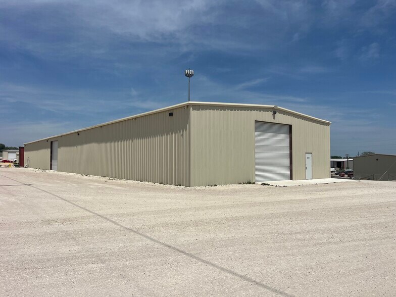 More Photos Of 8110 Old Hwy 81, Temple Industrial For Lease