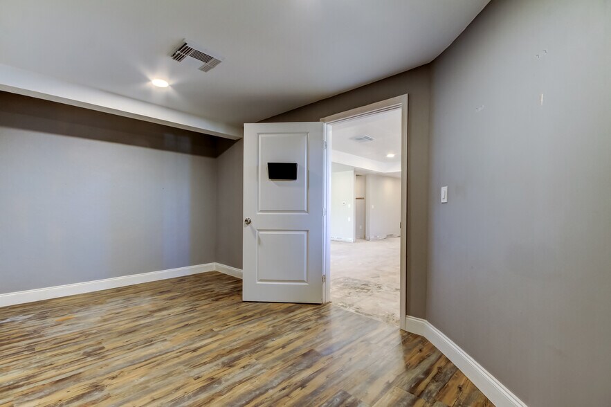 More Photos Of 7603 Seminole Blvd, Seminole Medical For Sale