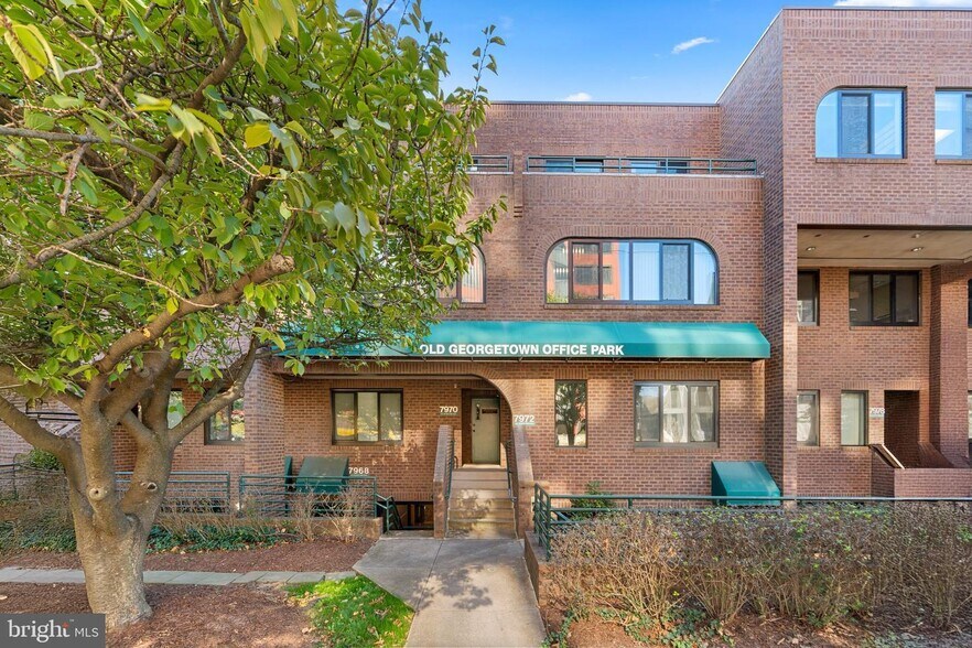 More Photos Of 7960-7990 Old Georgetown Rd, Bethesda Medical For Lease