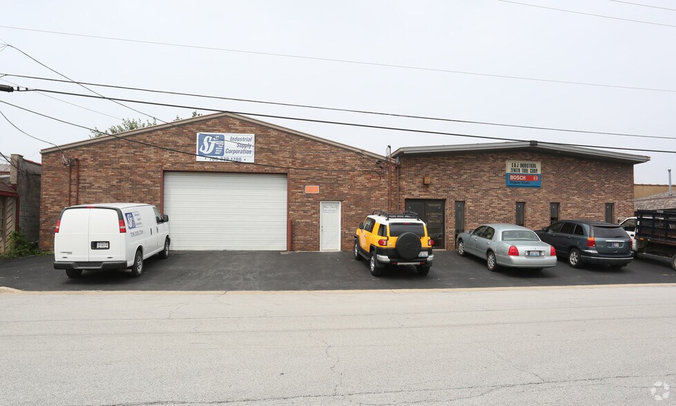 Primary Photo Of 16060 Suntone Dr, South Holland Warehouse For Lease