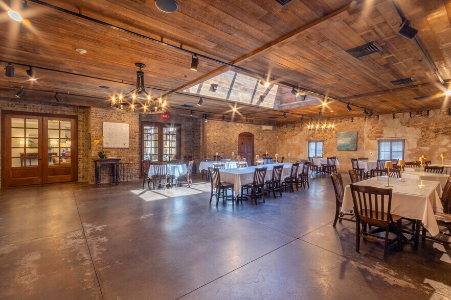 More Photos Of 151 E Church St, Anderson Hospitality For Sale