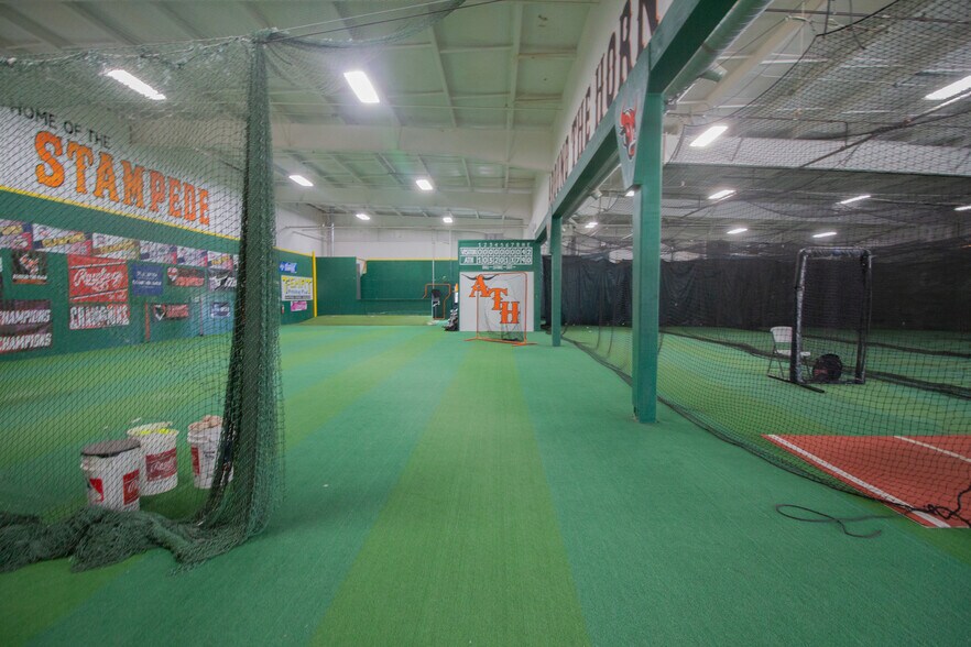 More Photos Of 8608 W Main St, Kalamazoo Warehouse For Sale