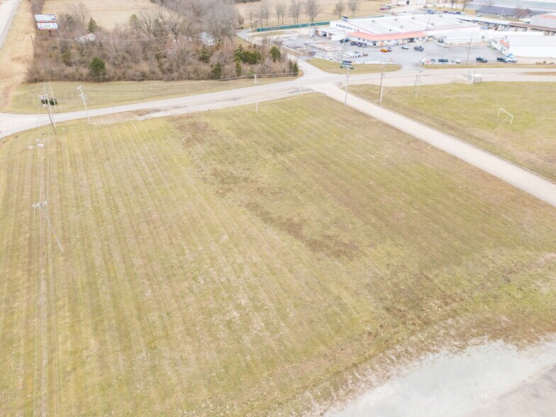 More Photos Of 1500 Dismuke Dr, Farmington Distribution For Sale