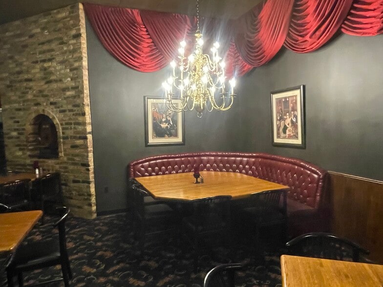 More Photos Of 1001 30th Ave S, Moorhead Restaurant For Sale