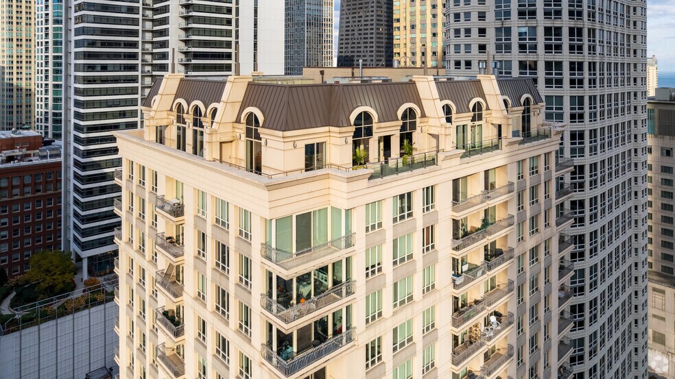 More Photos Of 747 N Wabash Ave, Chicago Apartments For Lease