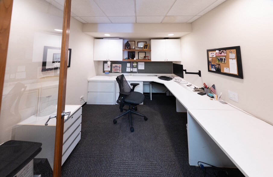 More Photos Of 200-206 E Church St, Libertyville Coworking Space