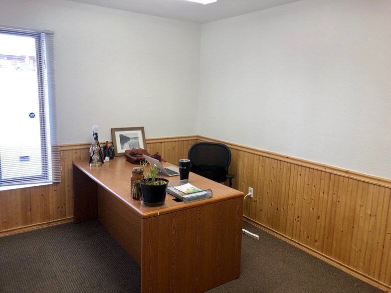 More Photos Of 3420 S Brady Ct, Englewood Light Distribution For Lease