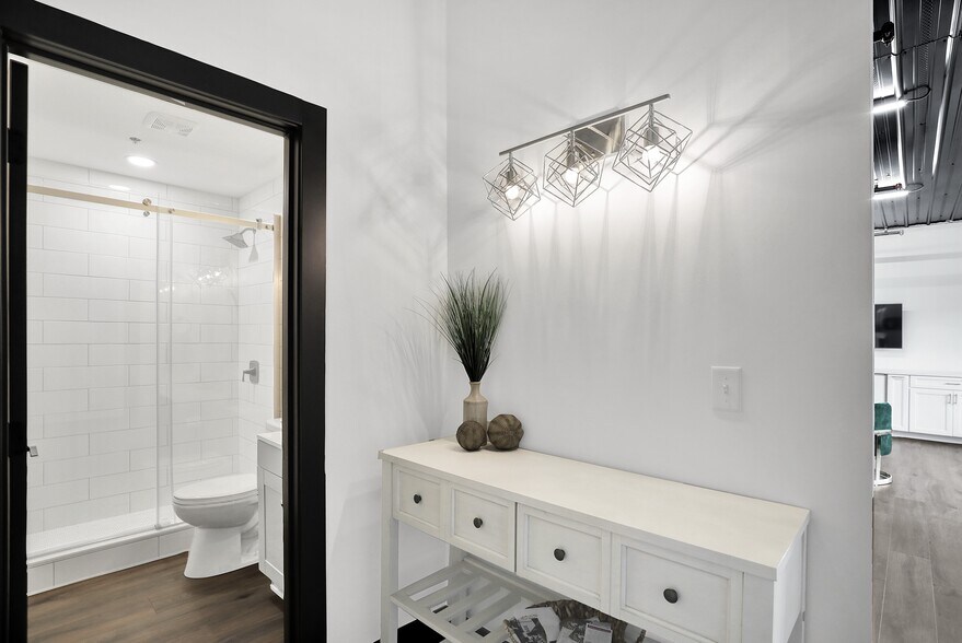 More Photos Of 17725 Motor District Cir, Carmel Showroom For Sale