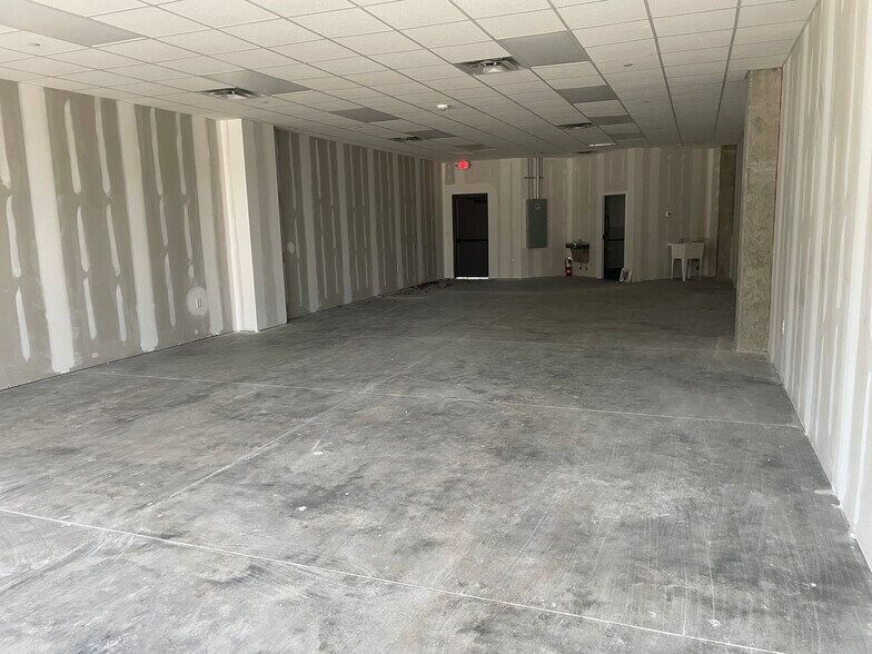 More Photos Of 3061 Godwin Blvd, Suffolk Multifamily For Sale