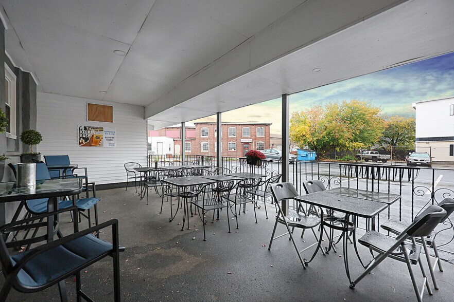 More Photos Of 128 Maple St, Manchester Restaurant For Sale