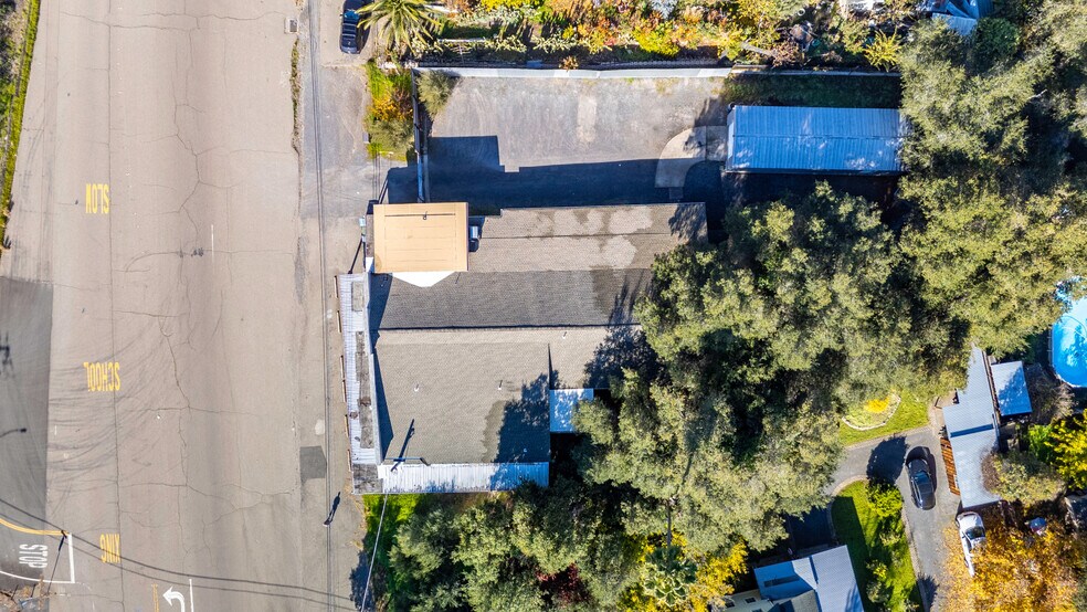 More Photos Of 840 N Cloverdale Blvd, Cloverdale Convenience Store For Sale