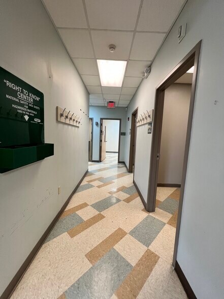 More Photos Of 923 S Broadway, Portland Medical For Sale