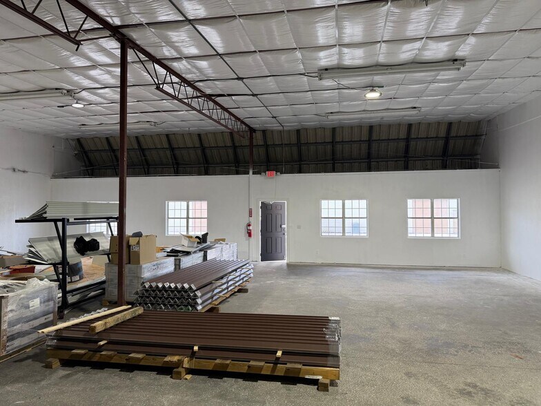 More Photos Of 904 Jan-Mar Ct, Clermont Flex For Lease