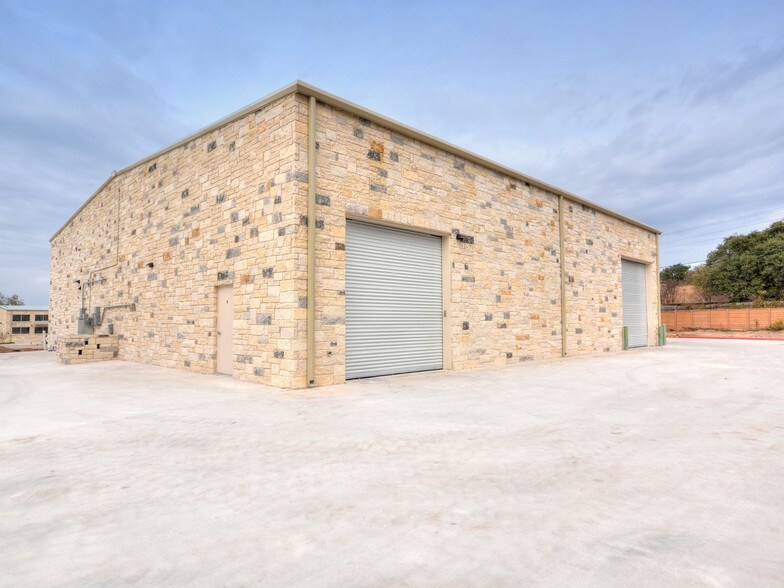 More Photos Of 12112 Anderson Mill Rd, Austin Warehouse For Lease