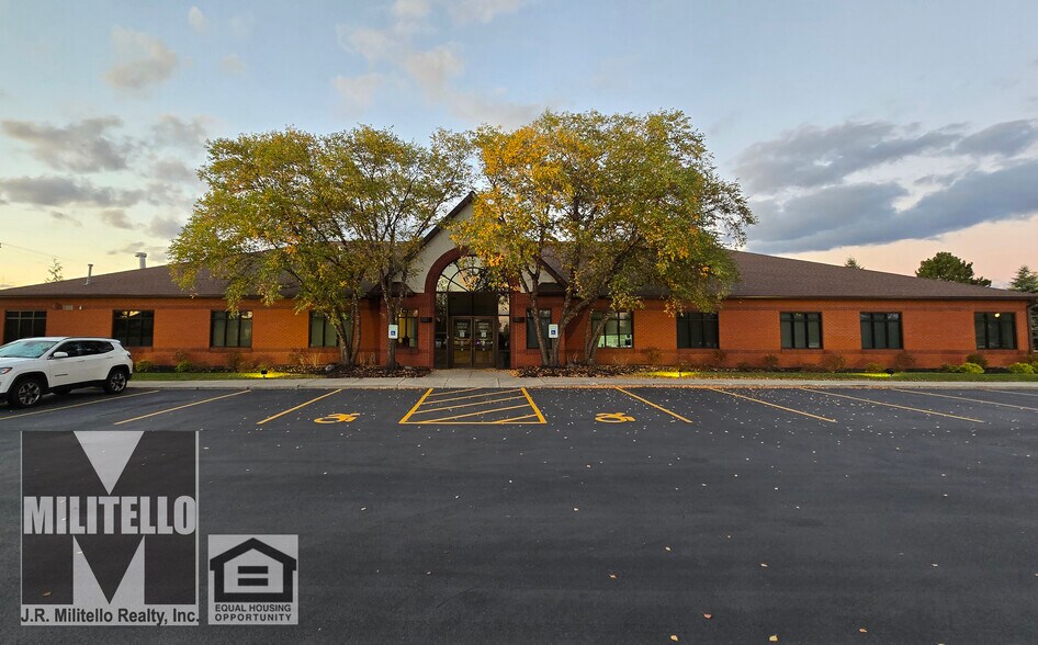 Primary Photo Of 15 Limestone Dr, Buffalo Medical For Sale