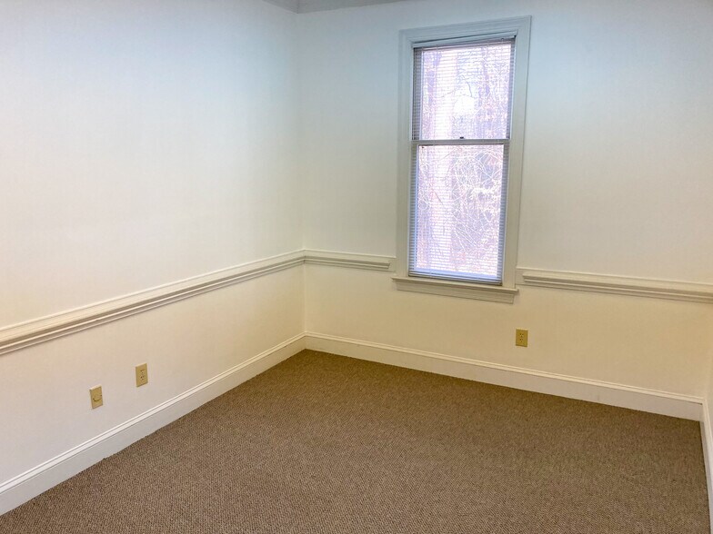 More Photos Of 211 E Six Forks Rd, Raleigh Loft Creative Space For Lease