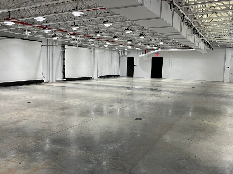 More Photos Of 18 Franklin St, Brooklyn Flex For Lease