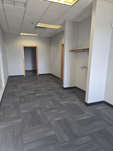 More Photos Of 1903 Keith St, Eau Claire Medical For Lease