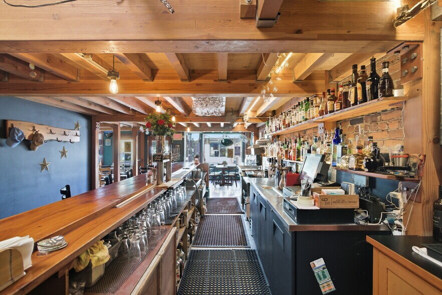 More Photos Of 657 E Main St, Cottage Grove Restaurant For Sale