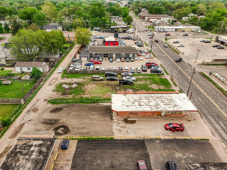 More Photos Of 2033 S Broadway St, Wichita Bar For Sale