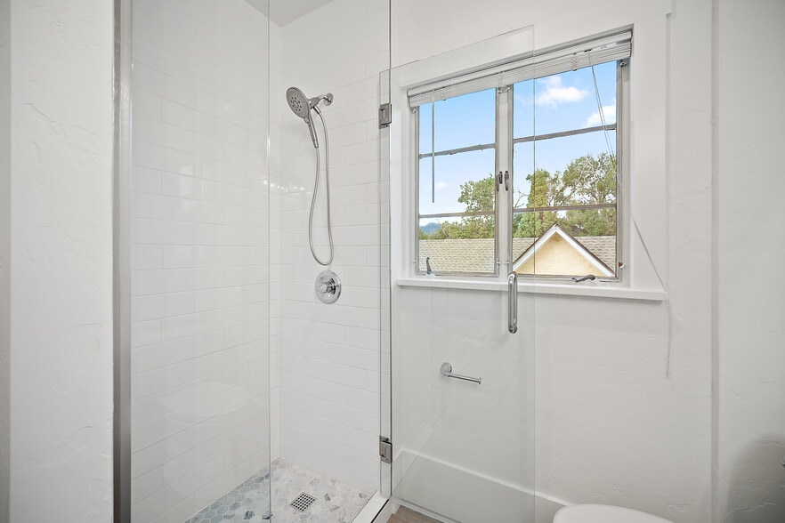 More Photos Of 1501 W Colorado Ave, Colorado Springs Storefront Retail Residential For Sale