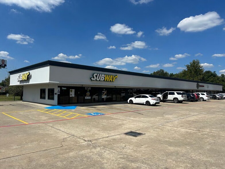 Primary Photo Of 701 E Main St, Tomball Unknown For Lease