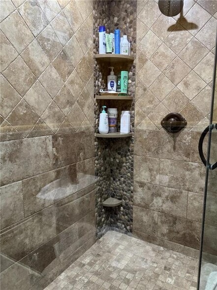 More Photos Of 115 Hilltop Dr, Phoenix Sports And Entertainment For Sale