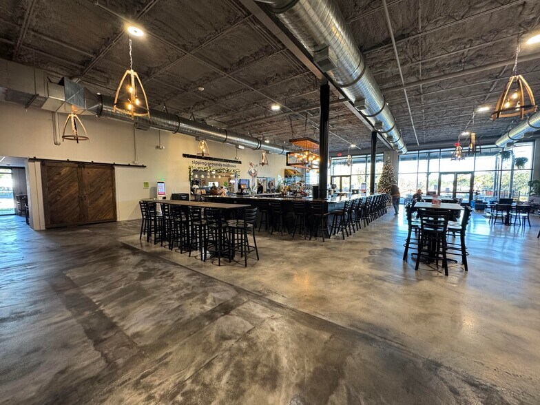 More Photos Of 235 NE Watula Ave, Ocala Restaurant For Sale