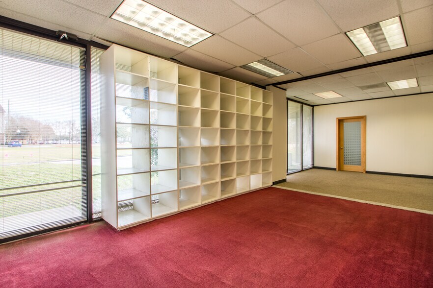 More Photos Of 14413 Cornerstone Village Dr, Houston Office For Lease
