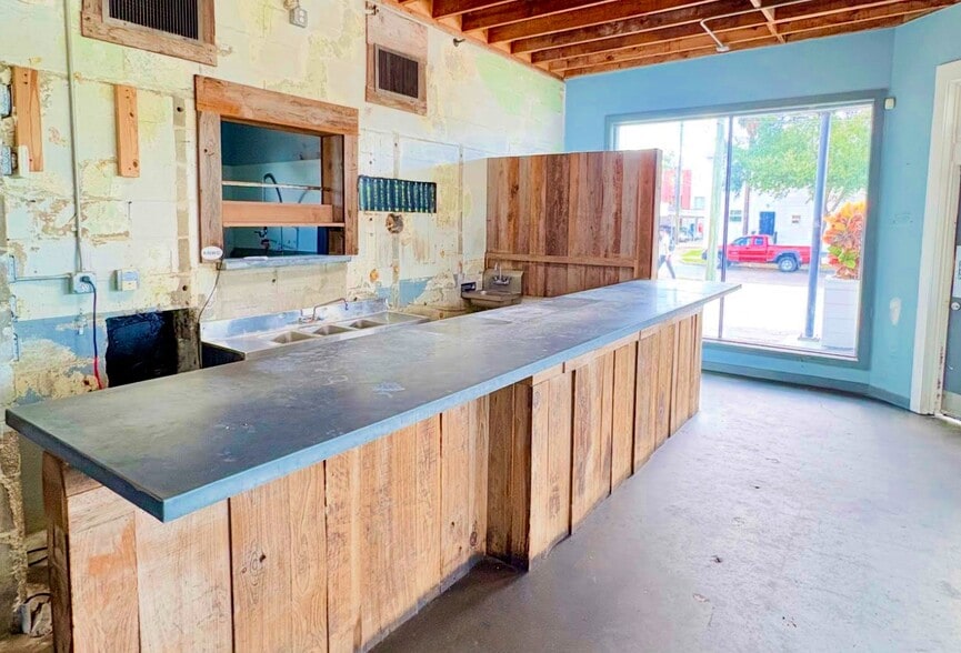 More Photos Of 2601 Central Ave, Saint Petersburg Restaurant For Lease