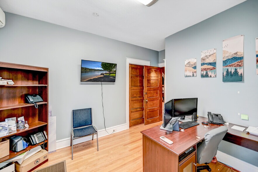 More Photos Of 149 Bond Ln, Brodheadsville Office Residential For Sale