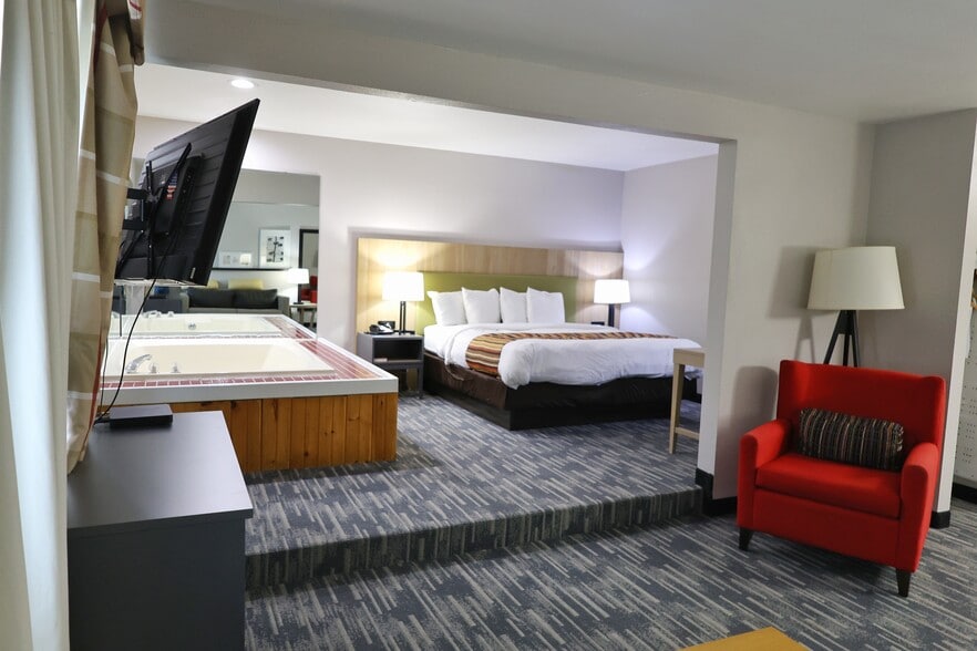 More Photos Of 737 Avon Rd, Sparta Hotel For Sale