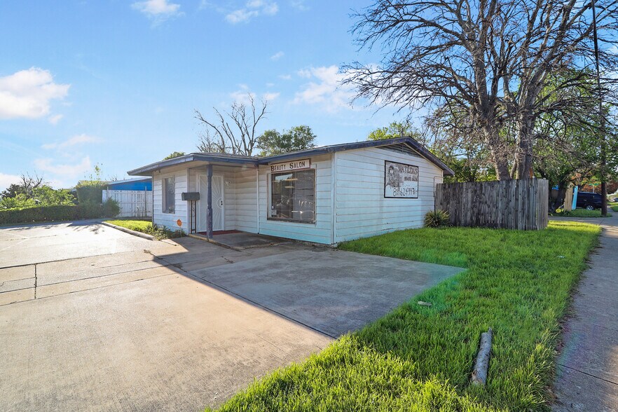 More Photos Of 1300 Terminal Rd, Fort Worth Storefront Retail Residential For Sale