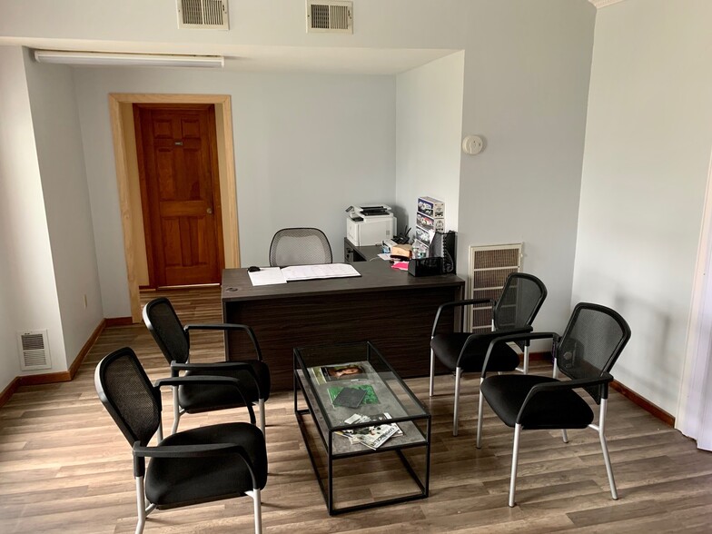 More Photos Of 91 Green St, Huntington Office Residential For Sale