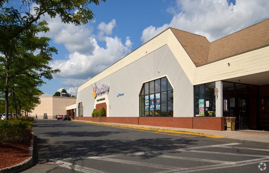 More Photos Of 400-416 E Main St, Middletown Unknown For Lease