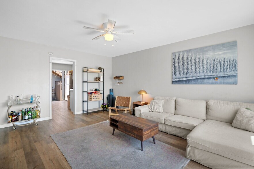 More Photos Of 4924-4926 Iroquois Ave, San Diego Specialty For Sale