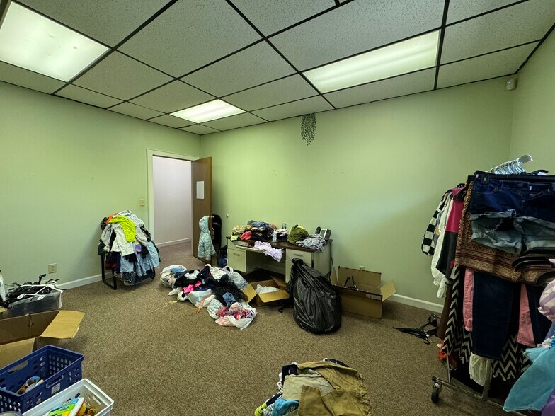 More Photos Of 2208 W Roosevelt Blvd, Monroe Office For Lease