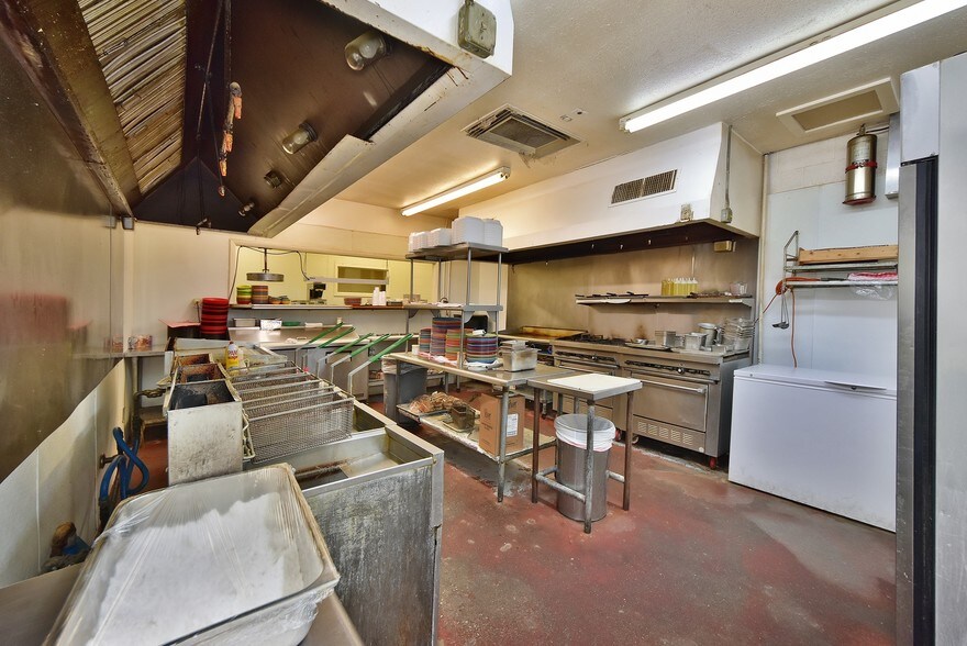 More Photos Of 3731 SE 15th St, Del City General Retail For Sale