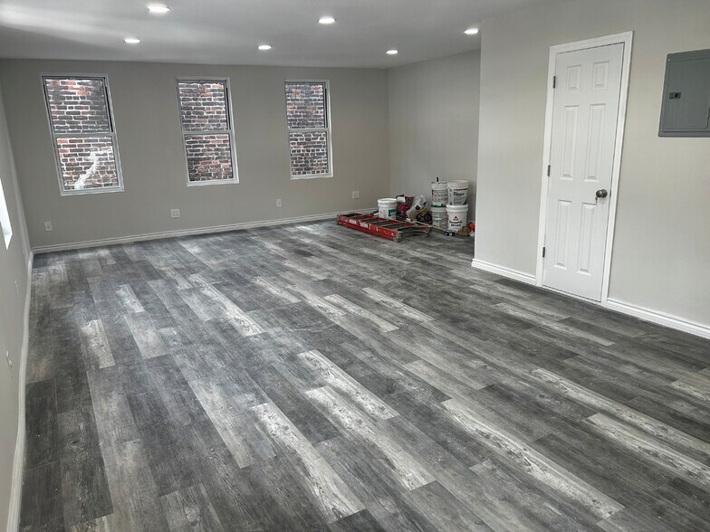 More Photos Of 82-10 Roosevelt Ave, Elmhurst General Retail For Sale