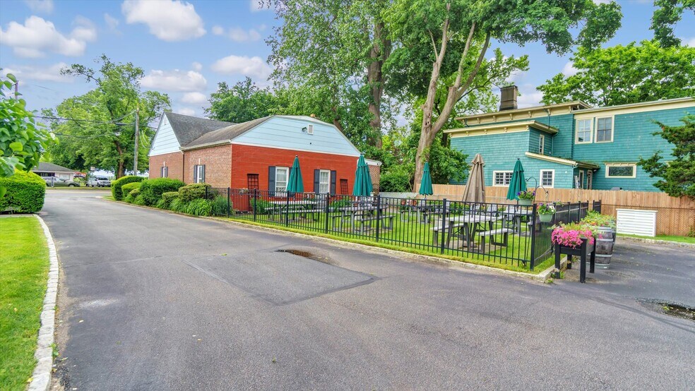 More Photos Of , Cutchogue Office For Sale