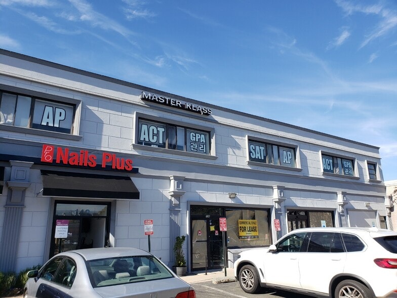 Primary Photo Of 130-142 Oakland Ave, Closter Office For Lease