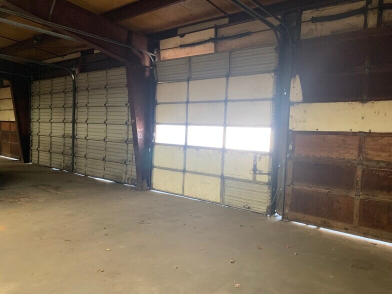 More Photos Of 2222 E Broadway St, North Little Rock Manufacturing For Lease