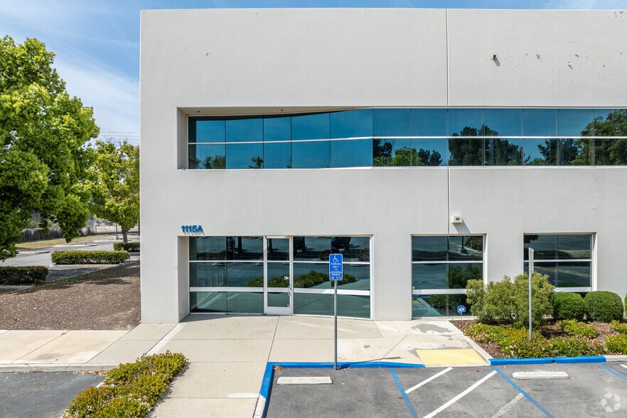 More Photos Of 1115 Research Dr, Redlands Warehouse For Lease