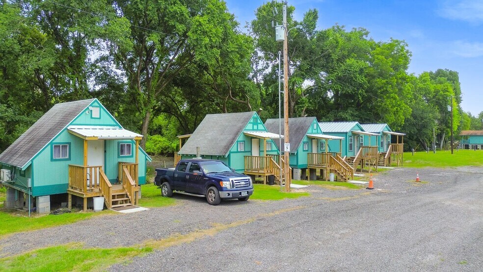 More Photos Of 14 Marina Pt, Huntsville Trailer Camper Park For Sale